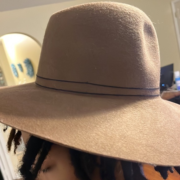 Janessa Leone Fedora hat